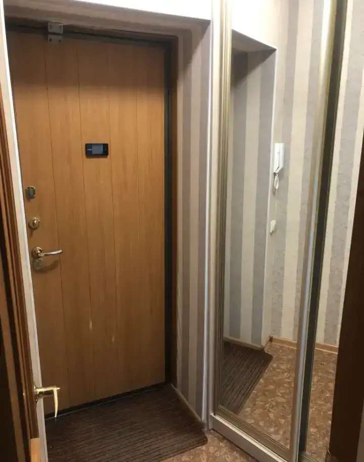 1-комн. Квартира, 5 эт., г., ул. Космонавтов д.2