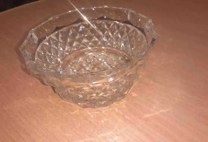 Круглая ваза из хрусталя