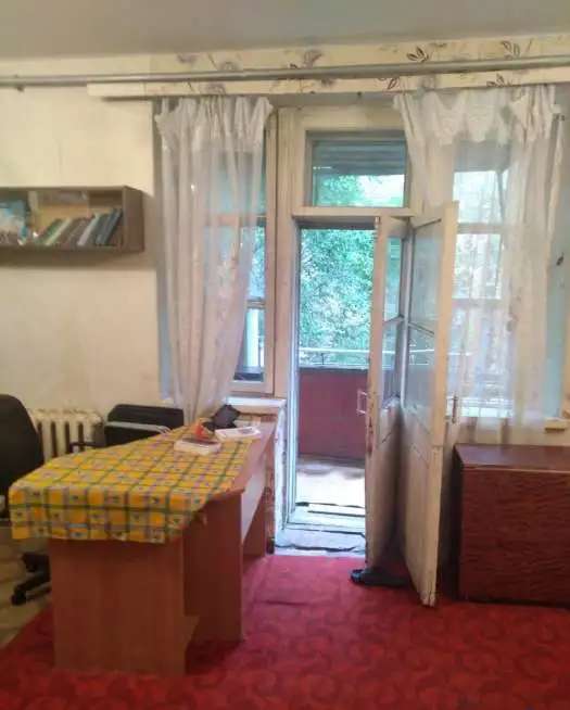 Продам большую комнату с балконом.3 / 3. 23,2м, Блюхера21А. Екатеринбург