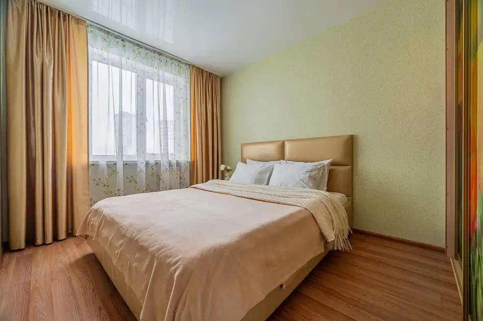 3-к квартира для 9-ти гостей Екатеринбург, улица Калинина, 10