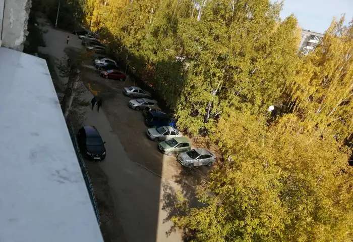 Продам комнату, Пехотинцев 17
