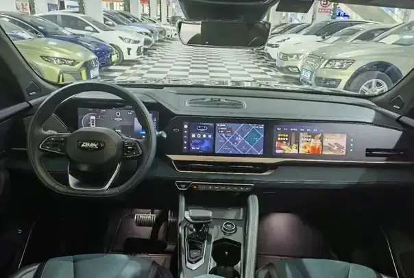 Новый премиальный кроссовер Geely Monjaro 2023 Exclusive