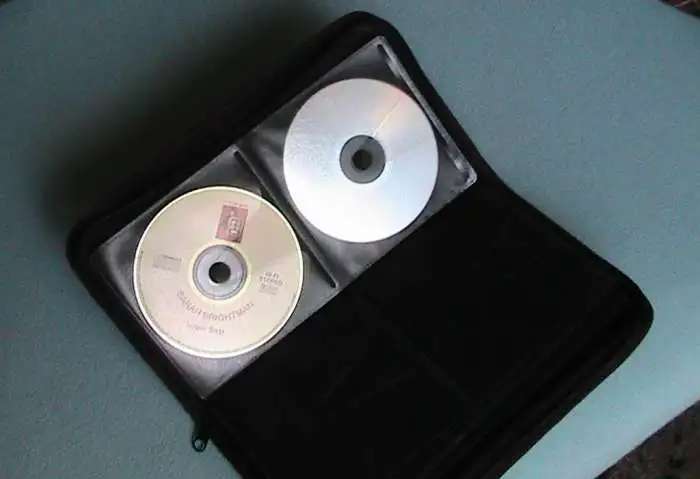 Элегантная автомобильная барсеткаклатч для DVD и CD