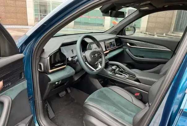 Новый премиальный кроссовер Geely Monjaro 2023 Exclusive