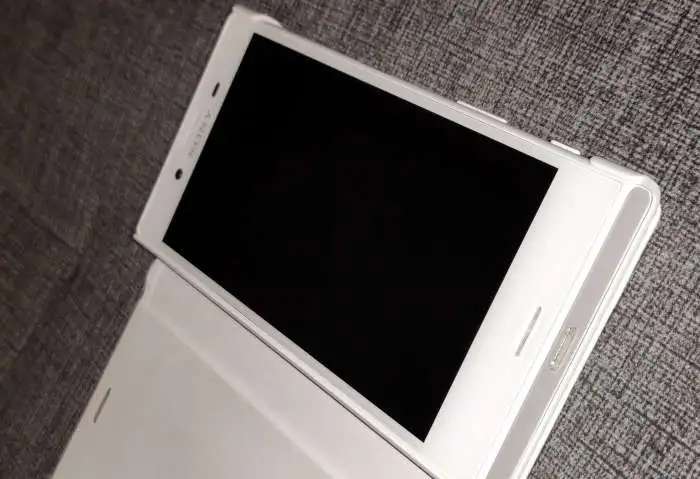 Смартфон Sony Xperia X Compact