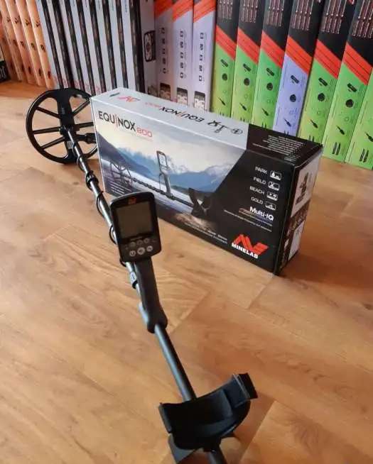 Металлоискатель Minelab equinox 800