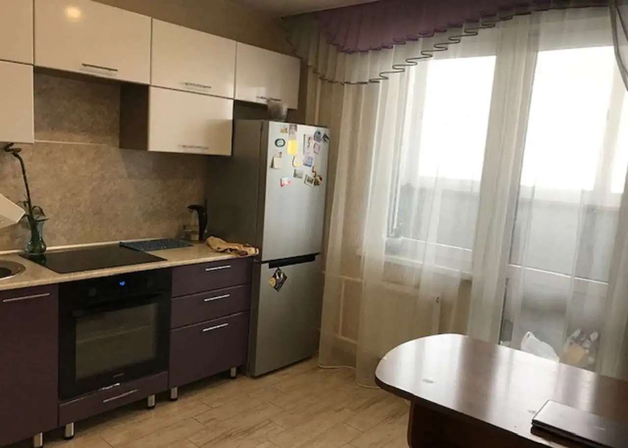 проспект Ленина, 46. Сдается комната возле оперного театра.