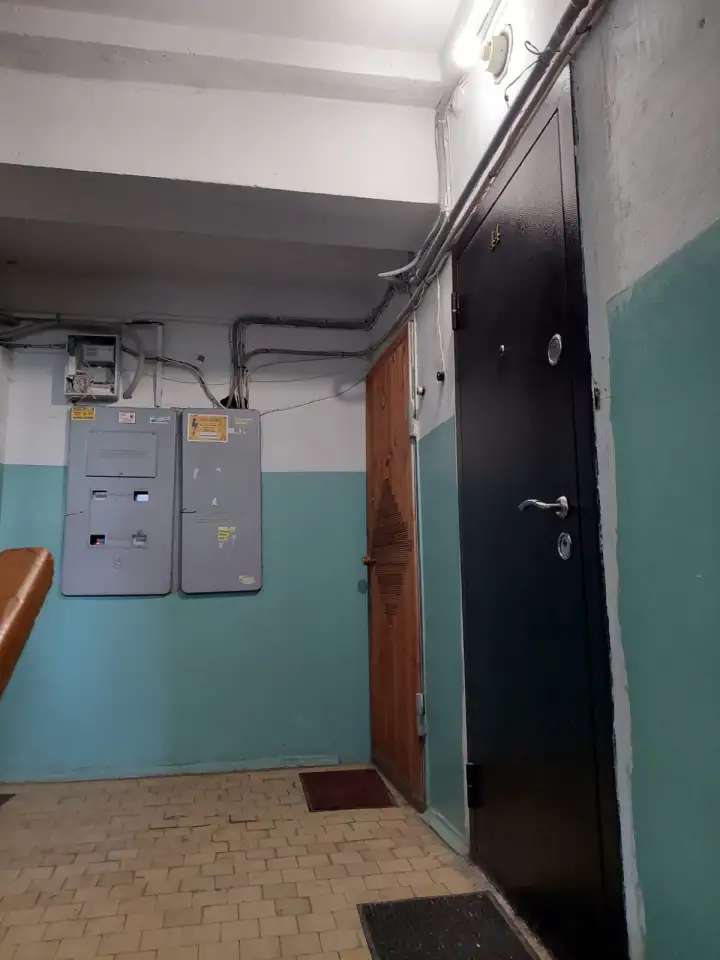 Продаем долю в 4-комн. кв., Свердловская обл, г Екатеринбург, ул Старых Большевиков, д.45