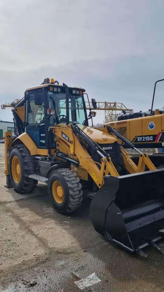 Продаем экскаватор-погрузчик Sany BHL95 новый