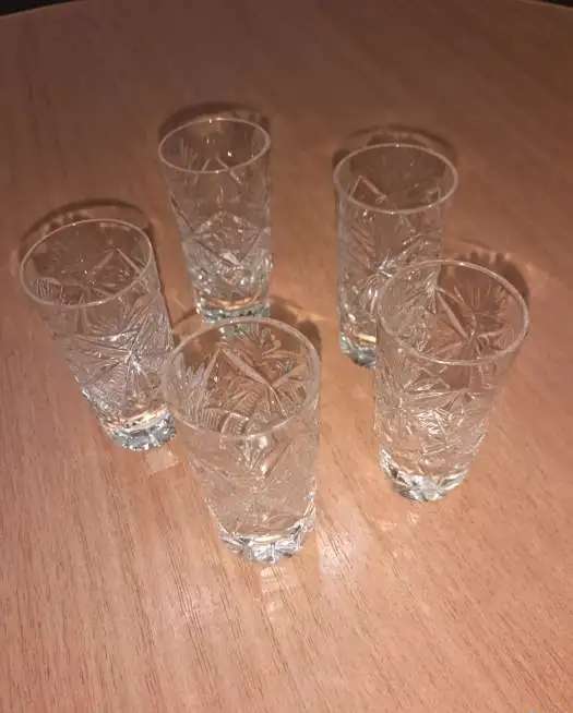 Набор хрустальных рюмок
