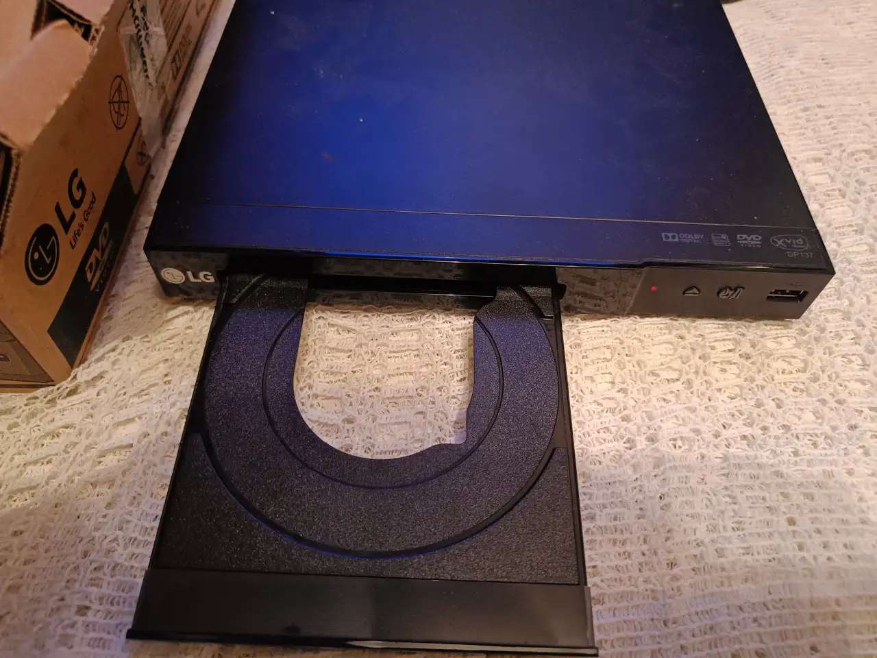 DVD плеер LG-DP137