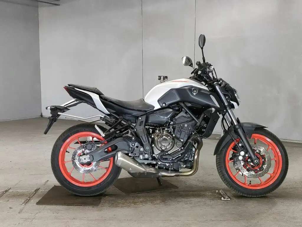 Мотоцикл naked bike Yamaha MT-07 рама RM19J нэйкед байк среднекубатурный спортивный дорожный гв 2020 пробег 798 км