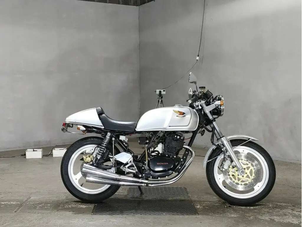 Мотоцикл дорожный Honda CB250RS рама MC02