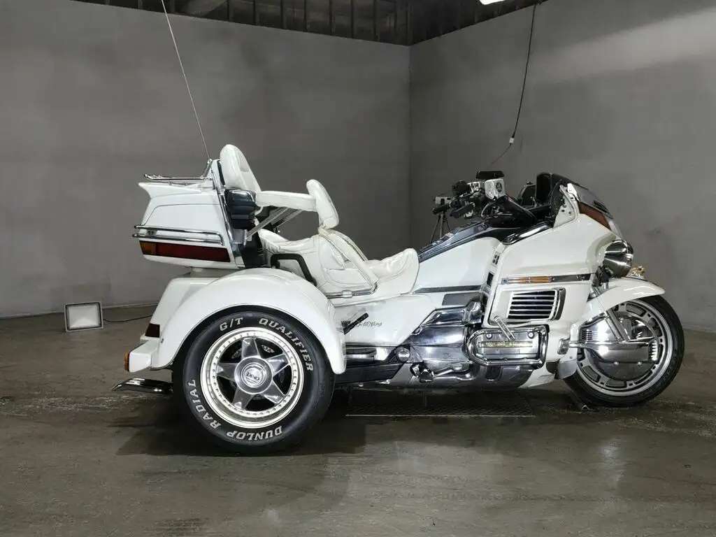 Трайк мотоцикл турист Honda GL1500 Gold Wing SE Trike рама SC22