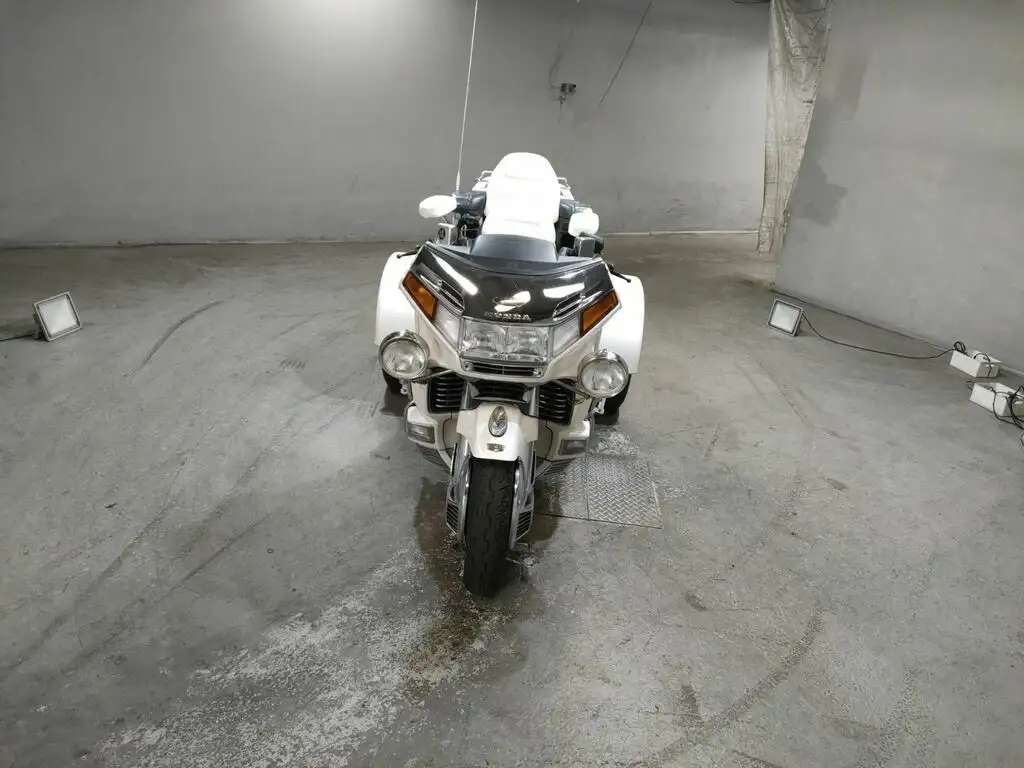 Трайк мотоцикл турист Honda GL1500 Gold Wing SE Trike рама SC22