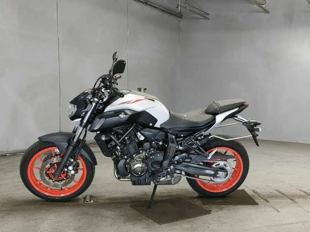 Мотоцикл naked bike Yamaha MT-07 рама RM19J нэйкед байк среднекубатурный спортивный дорожный гв 2020 пробег 798 км