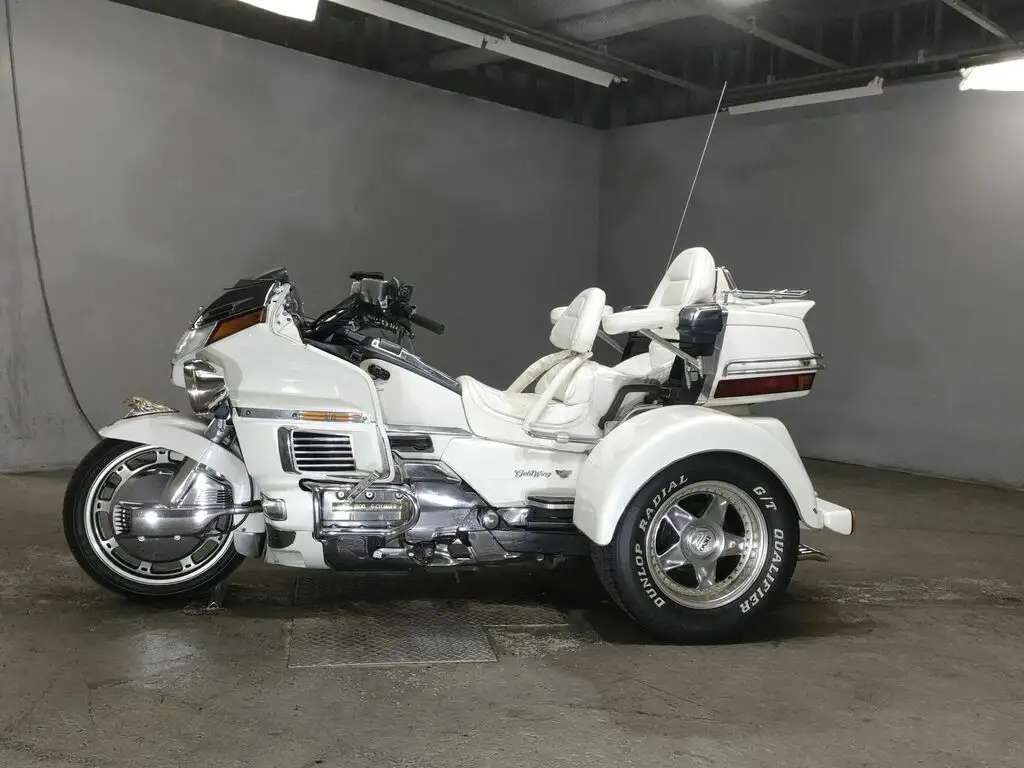 Трайк мотоцикл турист Honda GL1500 Gold Wing SE Trike рама SC22